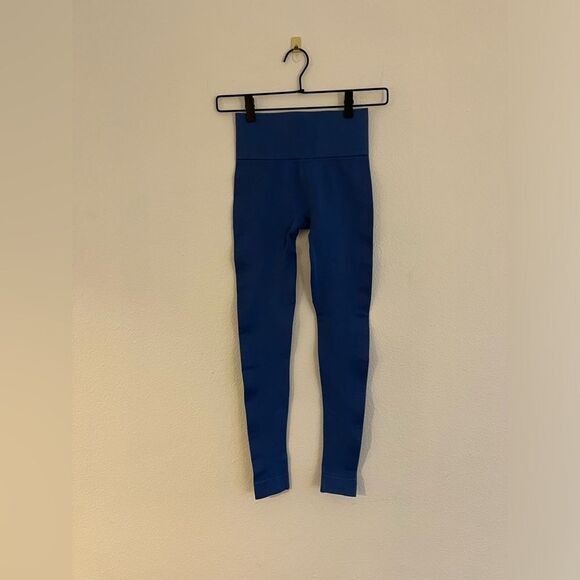 Set Sculptflex Blue Leggings, size XS, inseam about‎ 22.5” - Picture 2 of 9
